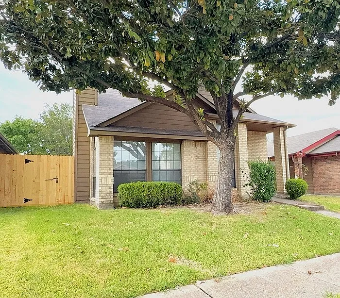 3 bed, 2.0 bath, 1440 sqft, $1,795 — Photo 1