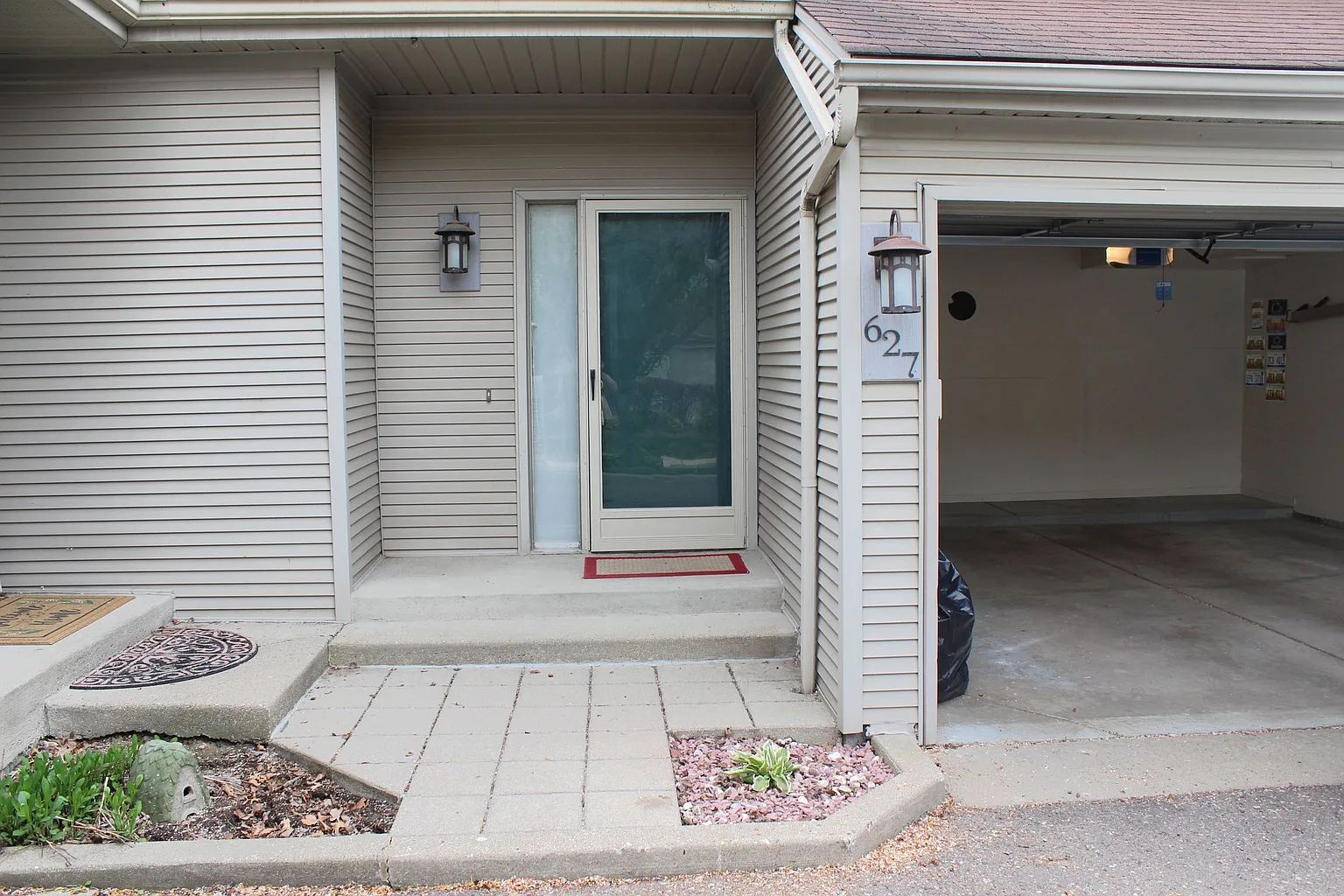627 Ashley Cir photo 1