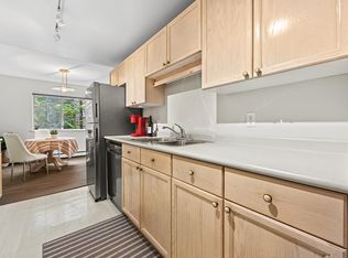 6388 Marlborough Ave #205, Burnaby, BC