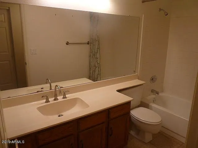 1631 N El Camino Dr — Photo 11