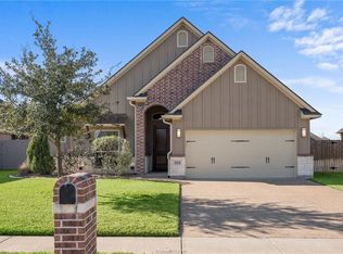 8202 Carters Cv, College Station, TX 77845