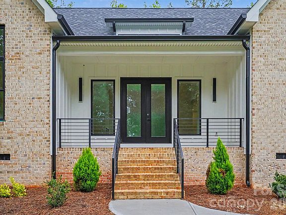 2nd image of 4808 Rockwood Dr