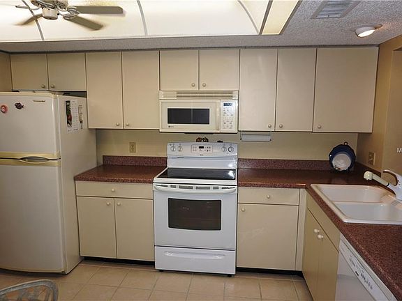 5th image of 1502 Pine Lake Dr #2
