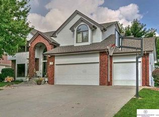 713 N Polk St, Papillion, NE 68046