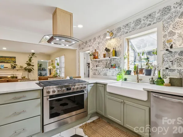 5508 Crestland Ave, Charlotte, NC 28269