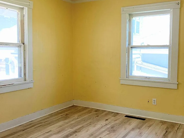 112 N Plum St. — Photo 4