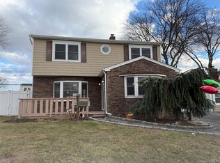 63 Anchor Lane, Levittown, NY 11756