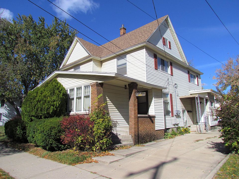 1st image of 837 4th St NW