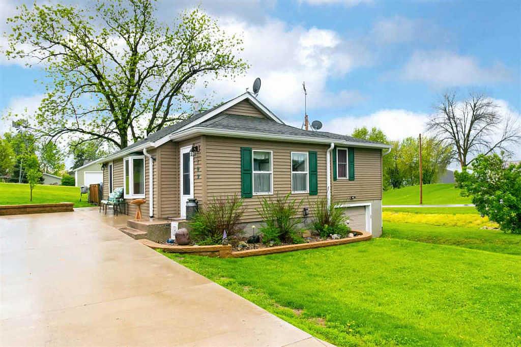 109 1st St, Matherville, IL 61263 Zillow