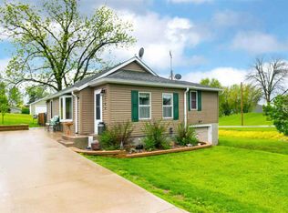109 1st St, Matherville, IL 61263