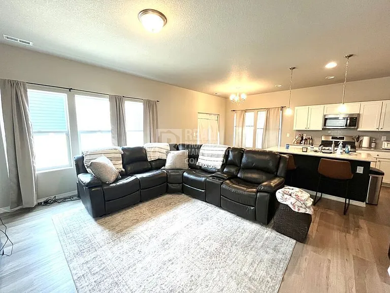 4287 Samaritan Loop — Photo 3