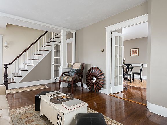 3rd image of 57 Richmond St