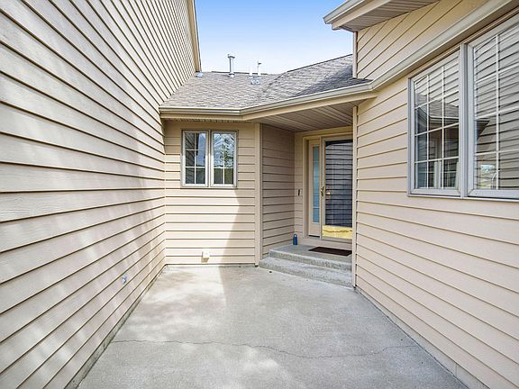 2nd image of 1614 E Harbour Towne Cir #90