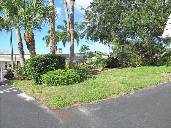 3rd image of 2739 Riverbluff Ct #V-90