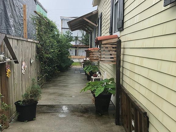 2nd image of 2638 Saint Ann St