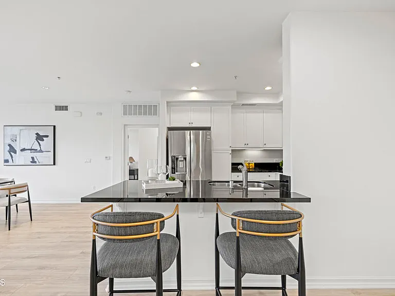 629 Traction Ave #611 — Photo 5