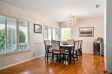 4th image of 5632 Mammoth Ave