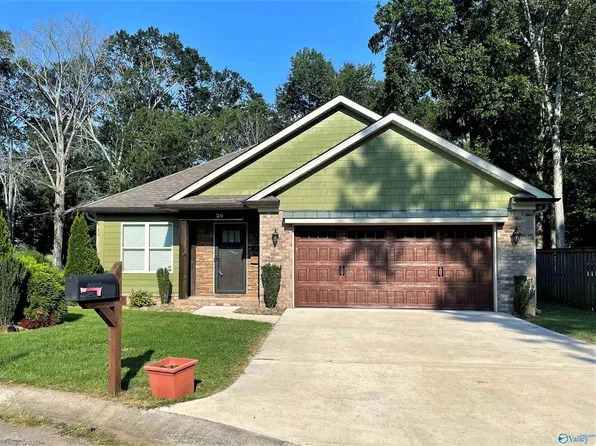 28 Walnut Pl, Moulton, AL 35650