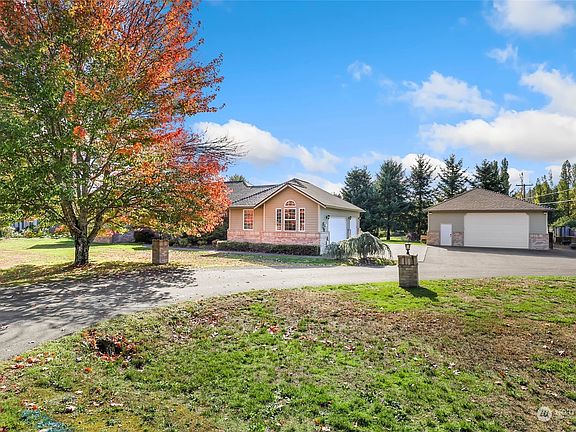 2nd image of 3303 29th Avenue NE