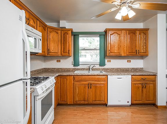 4th image of 9040 W Forest Dr
