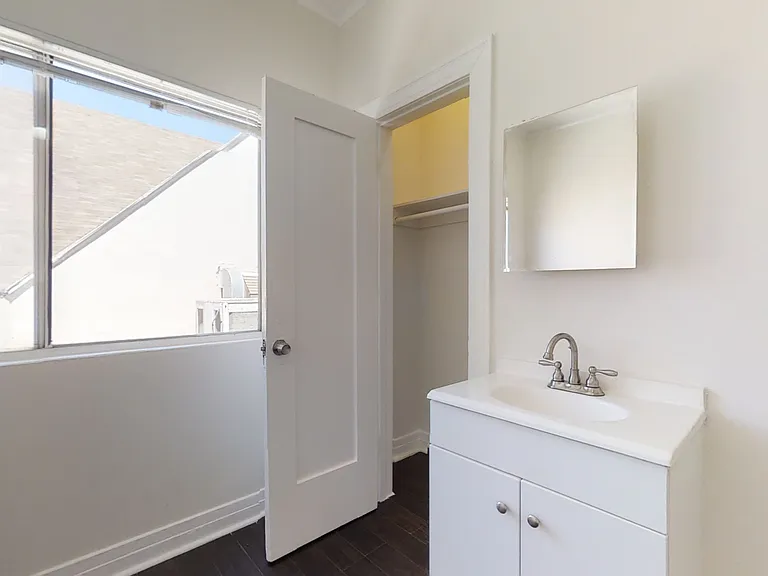 18th Street Apartments — Photo 19