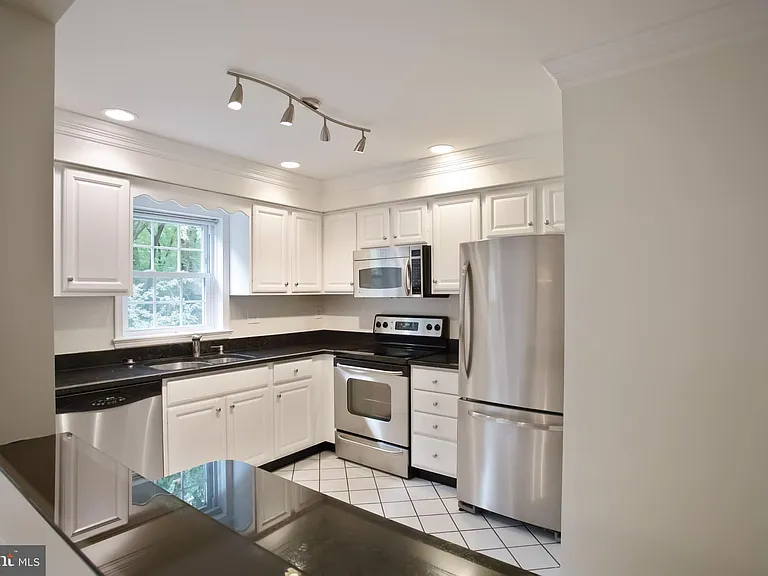 7041 Alicent Pl — Photo 6