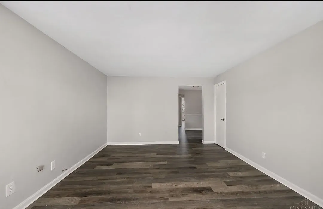 2 bed, $1,300 — Photo 3