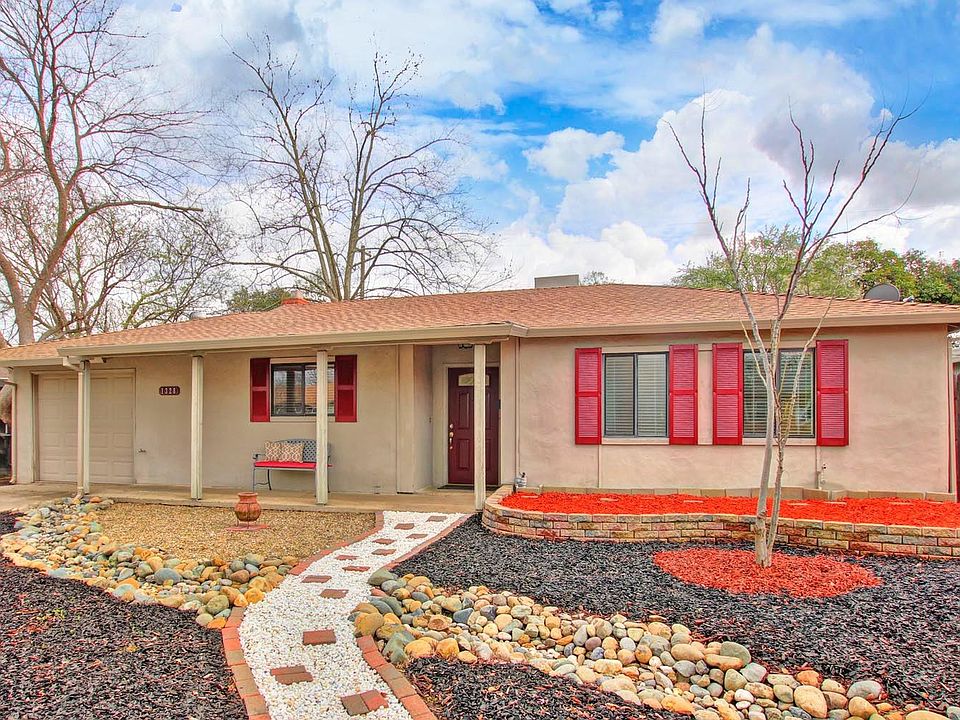 2nd image of 1328 Sebastian Way