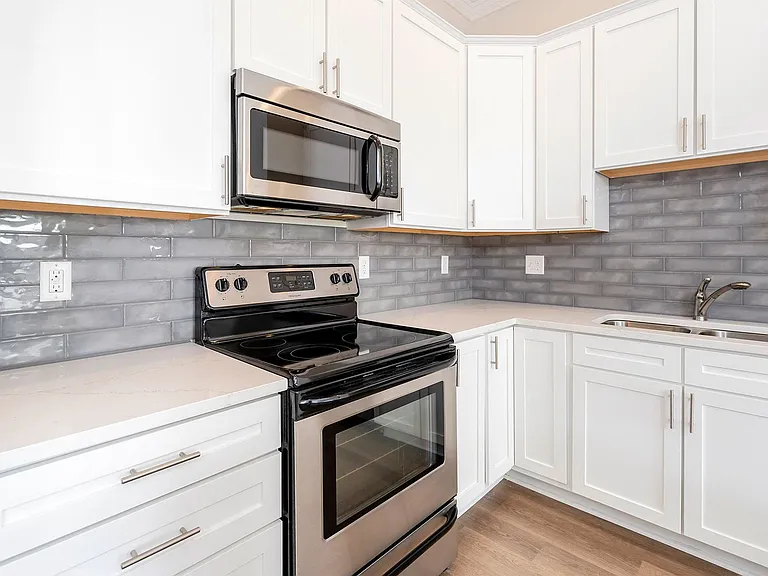 Harrison Park Apartments — Photo 9