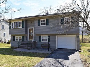 75 Sutton Park Rd, Poughkeepsie, NY 12603