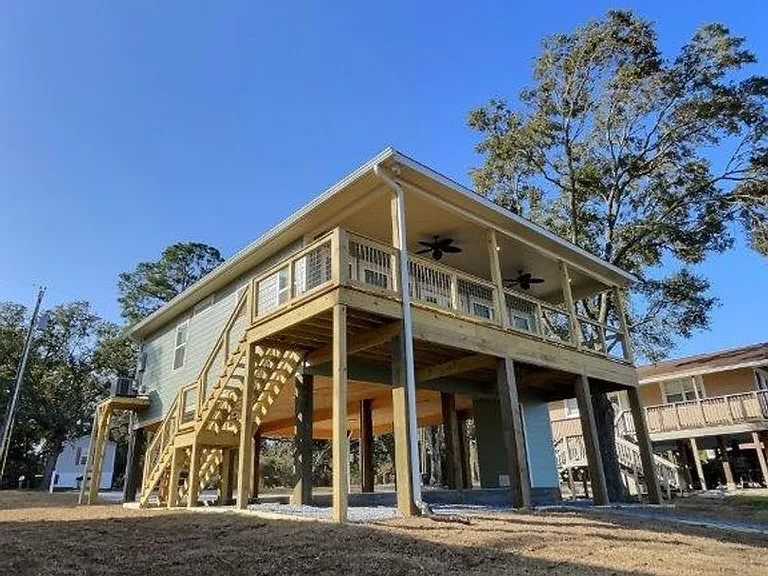 8716 W Simmons Bayou Dr — Photo 1