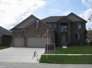 56847 Clearstone Dr, Macomb, MI
