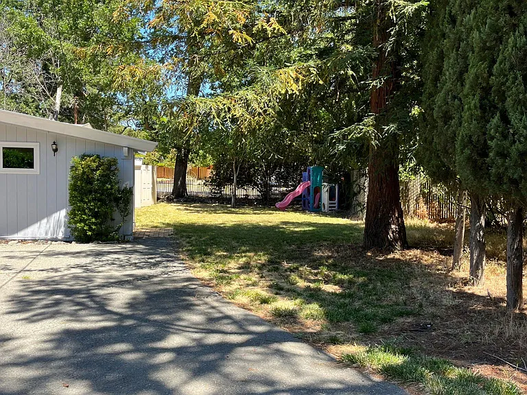 24 Del Rosa Ct — Photo 10