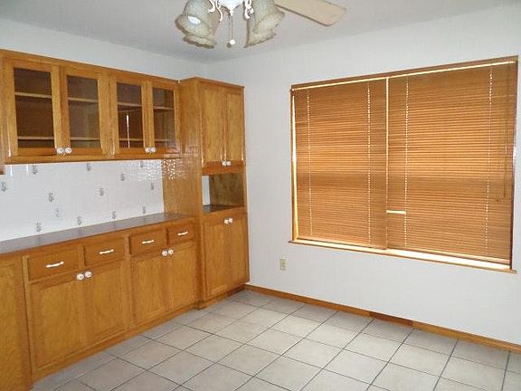 5th image of 2202 Timberwood Ln