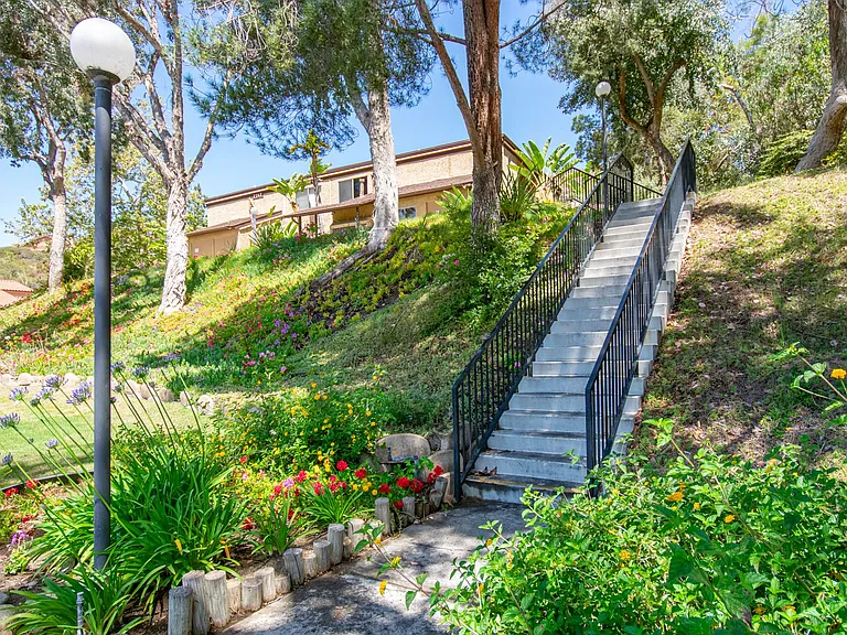 Cowles Landing — Photo 21