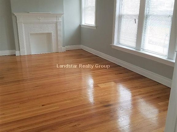 5th image of 4752 N Rockwell St #2S