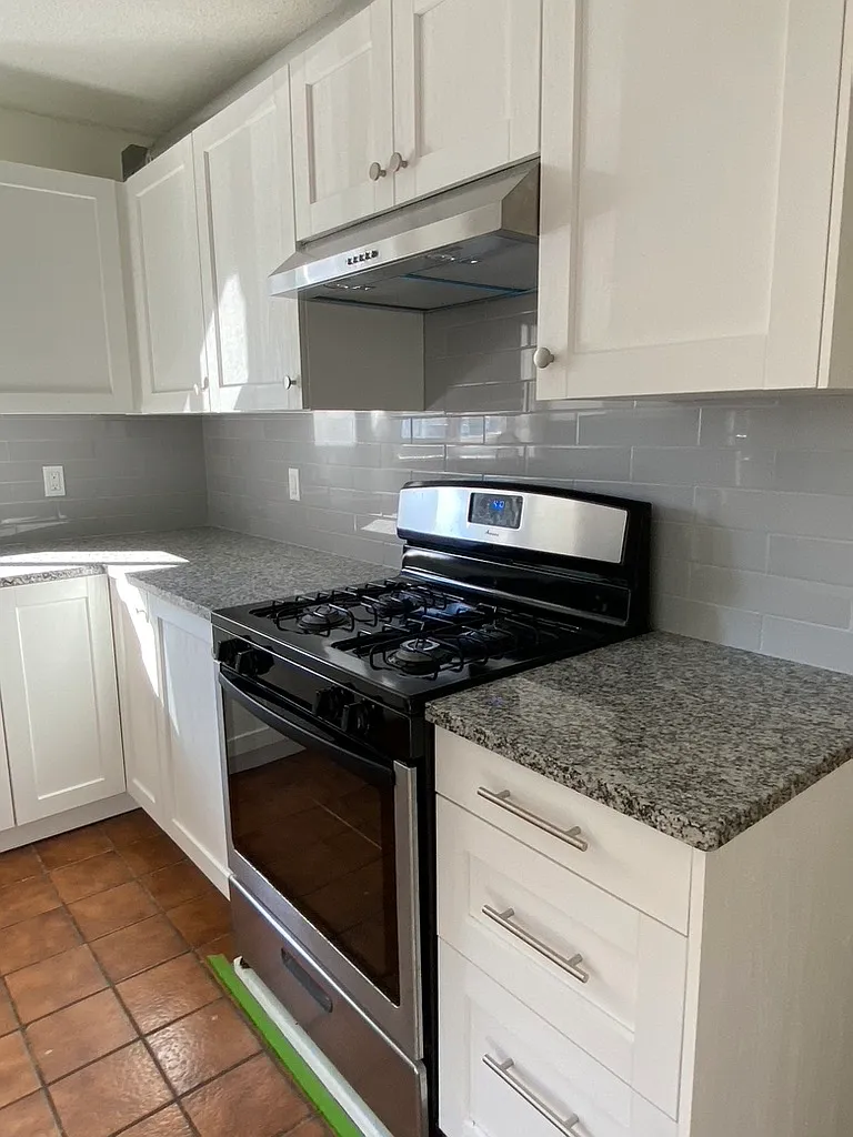 Building Photo - 10 Clary St #1