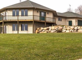 15525 County Road 11 Blvd, Pine Island, MN 55963