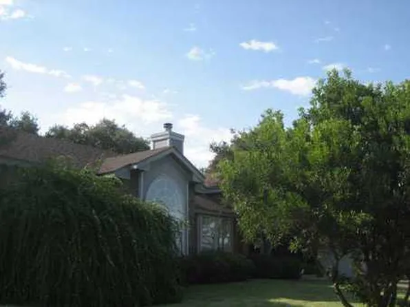 611 Ladin Ln, Lakeway, TX 78734