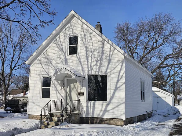 1227 Day St, Green Bay, WI 54302