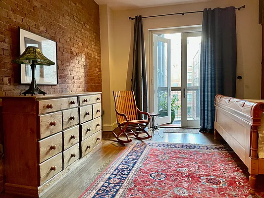 Rented by Corcoran | media 27