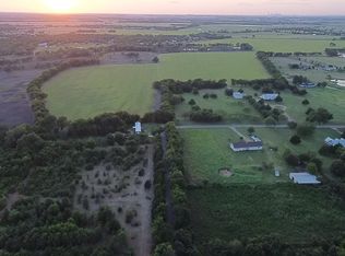 2 McKnight Rd, Ferris, TX 75125