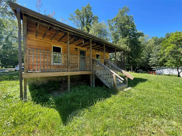 22 & 38 Lloyd Barnwell Rd, Hendersonville, NC 28792