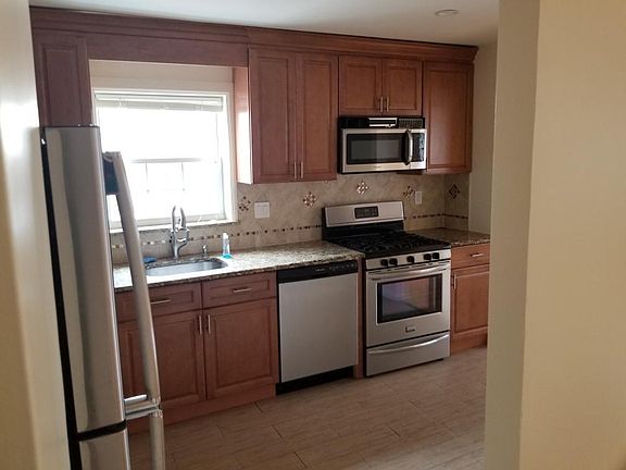 4th image of 6635 74th St Floor 3