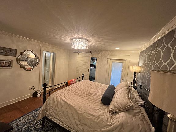 5th image of 309 Henry St