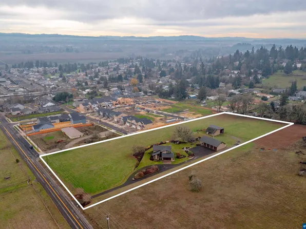 2540 Michigan City Ln NW, Salem, OR 97304