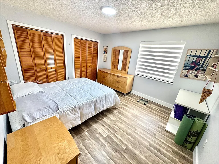 18701 Wentworth Dr — Photo 29