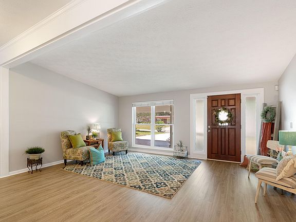 3rd image of 116 River Dr E