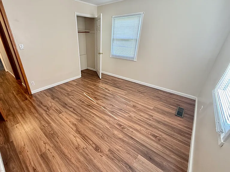 118 Barclay Rd — Photo 12