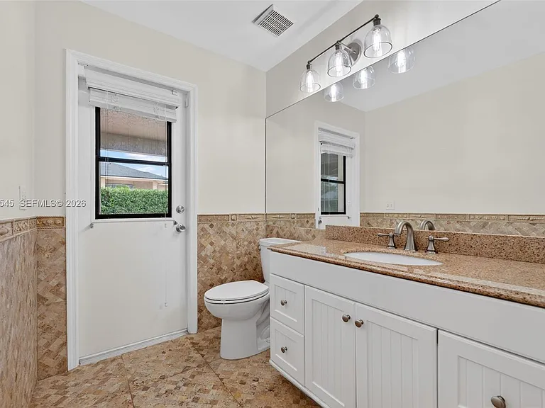 8224 SW 178th Ter — Photo 41